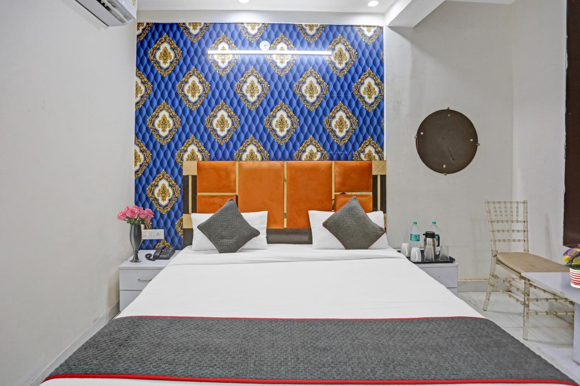 Hotel O Heritage Inn Нойда Экстерьер фото