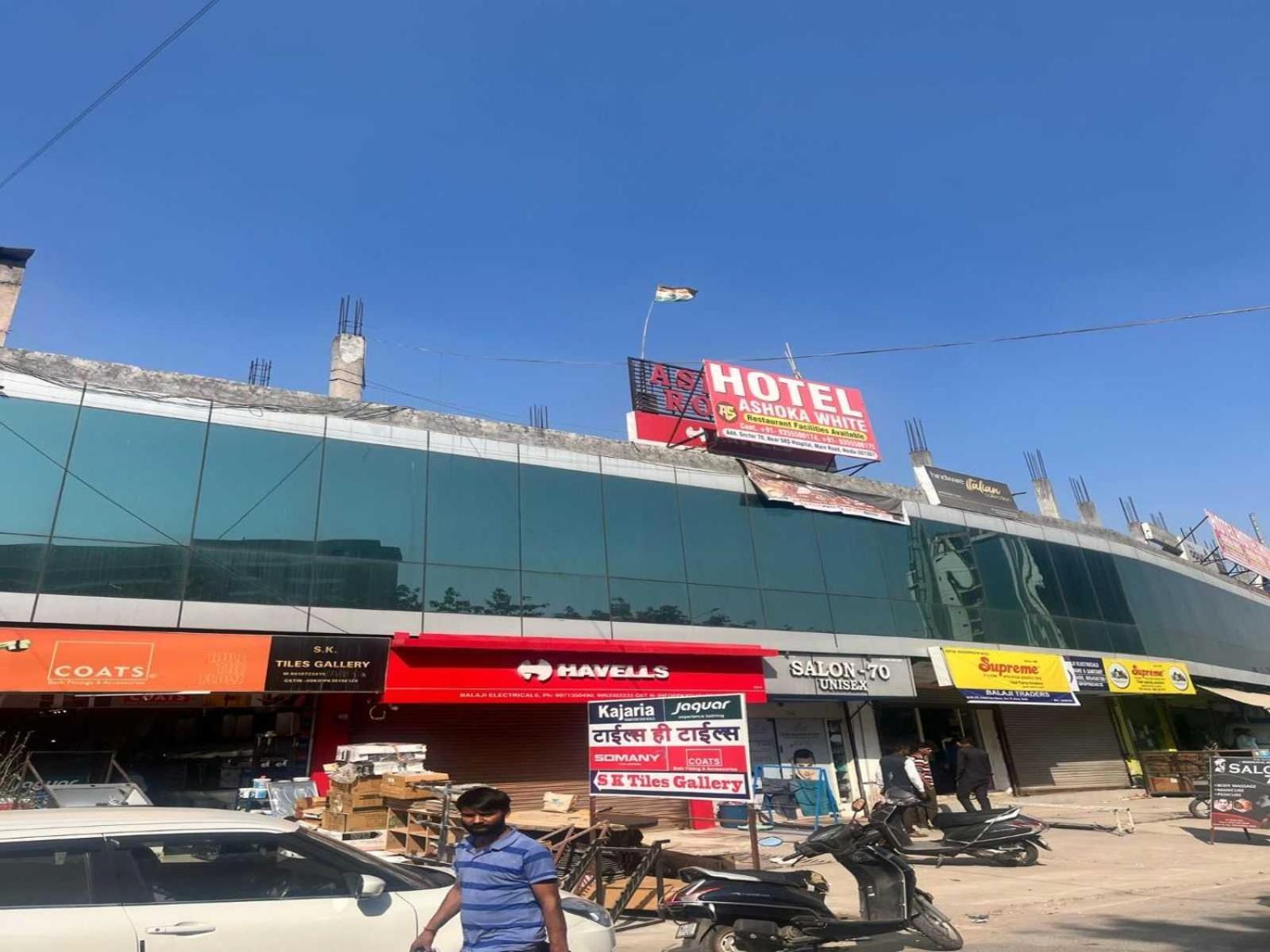 Hotel O Heritage Inn Нойда Экстерьер фото