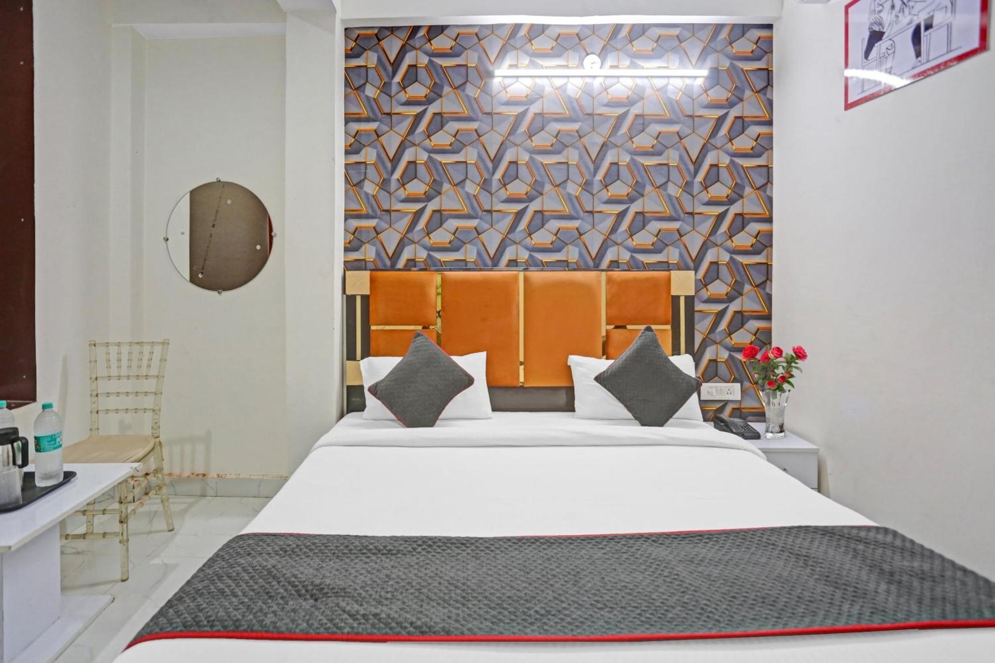 Hotel O Heritage Inn Нойда Экстерьер фото