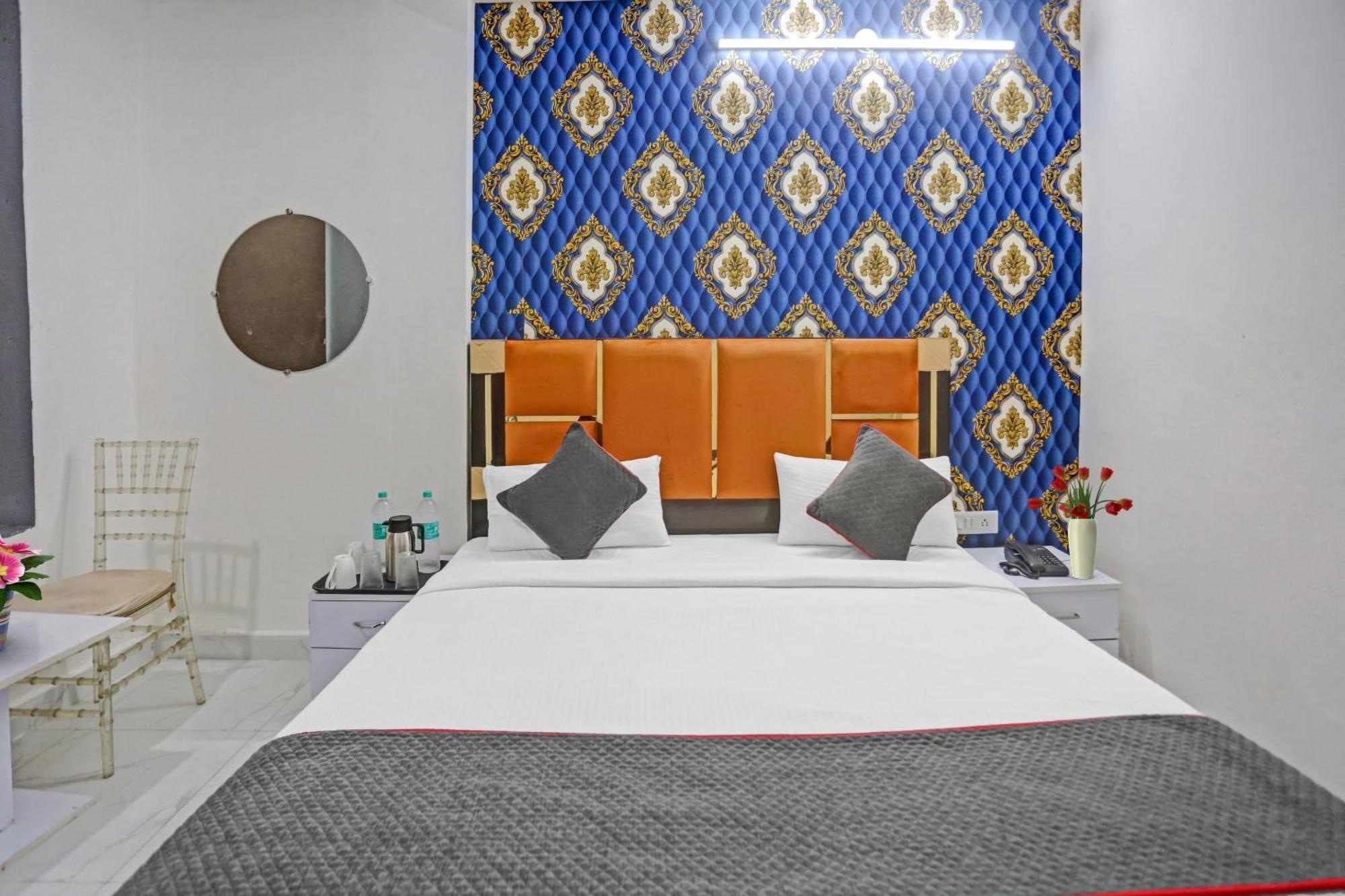 Hotel O Heritage Inn Нойда Экстерьер фото